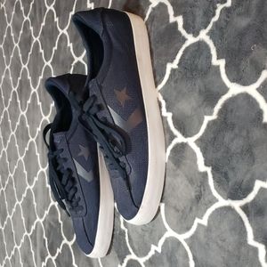 Converse Mens Shoes Size 11- EUC.